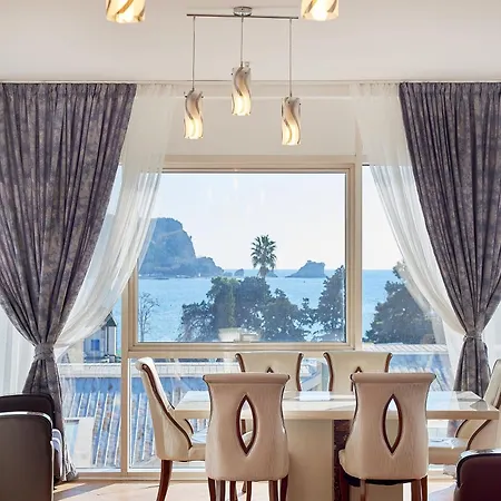 Relax On The First Line In Apartman *